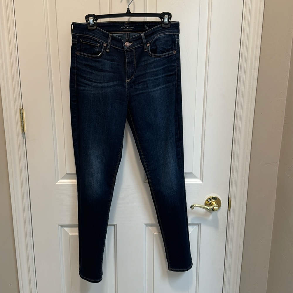 Lucky straight leg ankle jeans. Excellent condition!